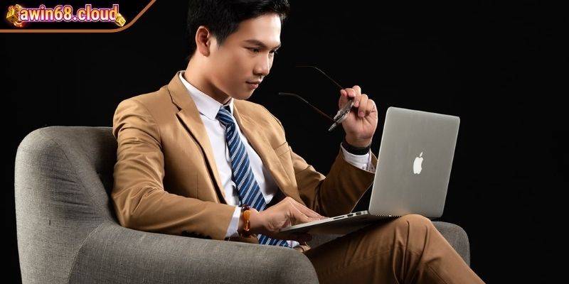 Vận hành bộ phận kiểm duyệt nội dung và bảo mật nghiêm ngặt